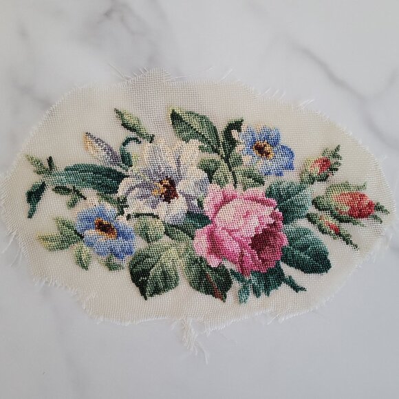 Vintage Petit Point Needlepoint Floral Tapestry Panel Rose Bouquet  Embroidery - Picture 4 of 5